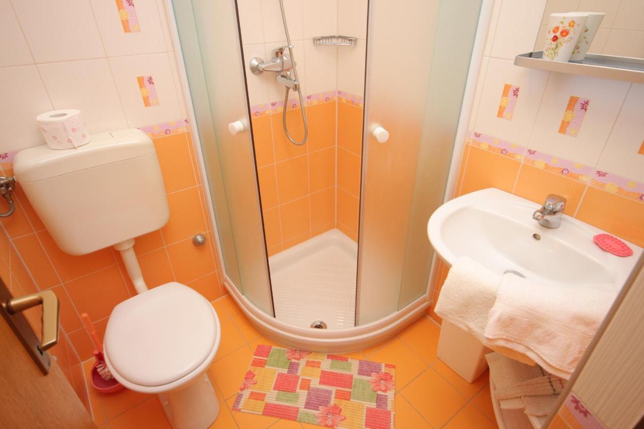 Studio Kraj 7794B المظهر الخارجي الصورة